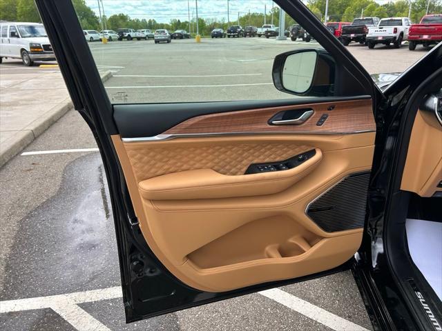 2026 Jeep Grand Cherokee Summit 4x4