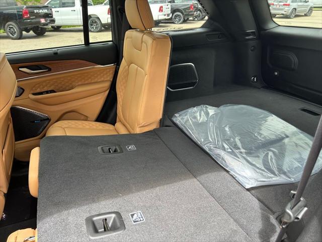 2026 Jeep Grand Cherokee Summit 4x4