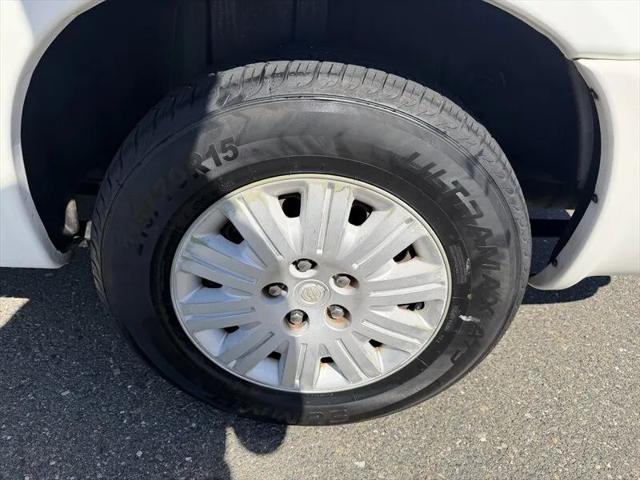 2005 Chrysler Town & Country LX