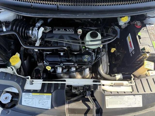 2005 Chrysler Town & Country LX