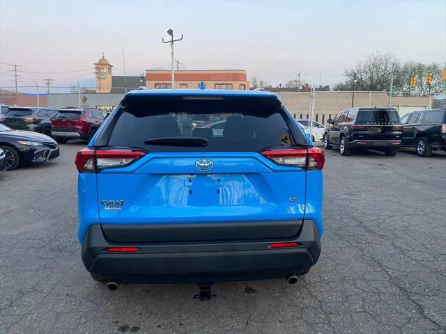 2020 Toyota RAV4 LE