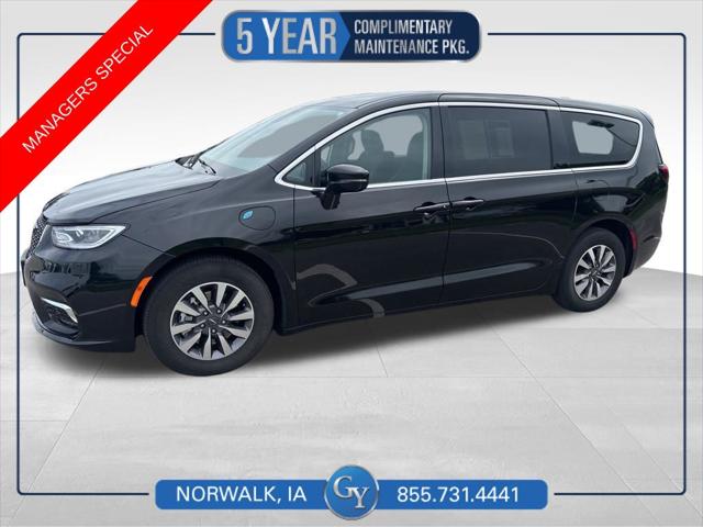 2024 Chrysler Pacifica Hybrid Select for sale in Norwalk, IA