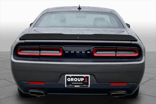 2018 Dodge Challenger SXT Plus