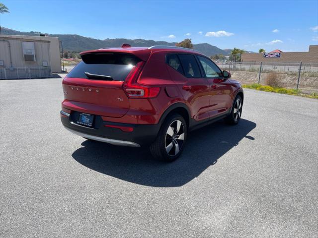 2019 Volvo XC40 T4 Momentum