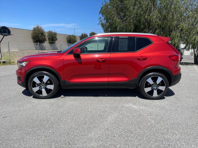 2019 Volvo XC40 T4 Momentum