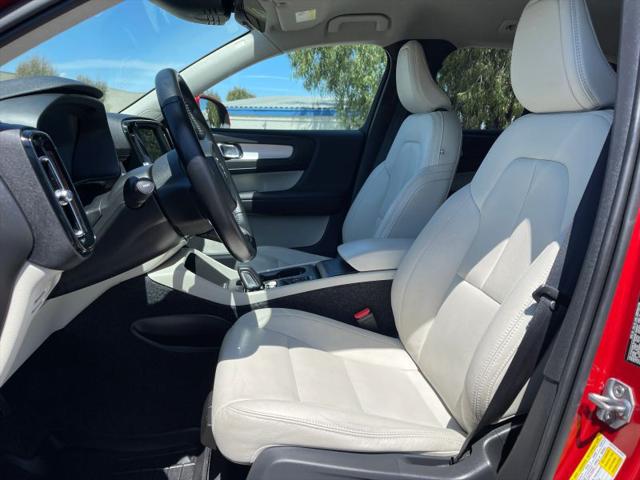 2019 Volvo XC40 T4 Momentum