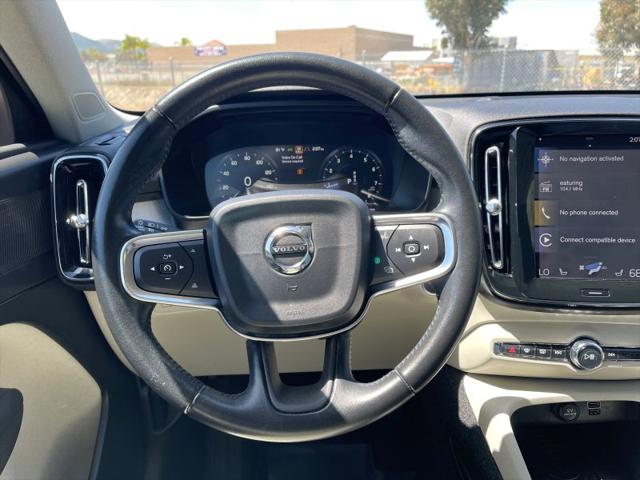 2019 Volvo XC40 T4 Momentum