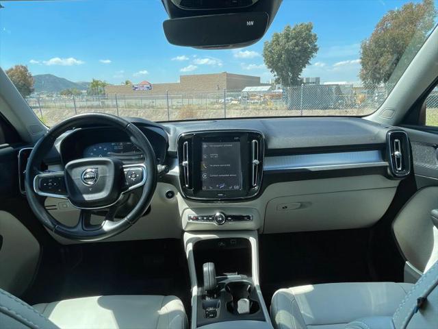 2019 Volvo XC40 T4 Momentum