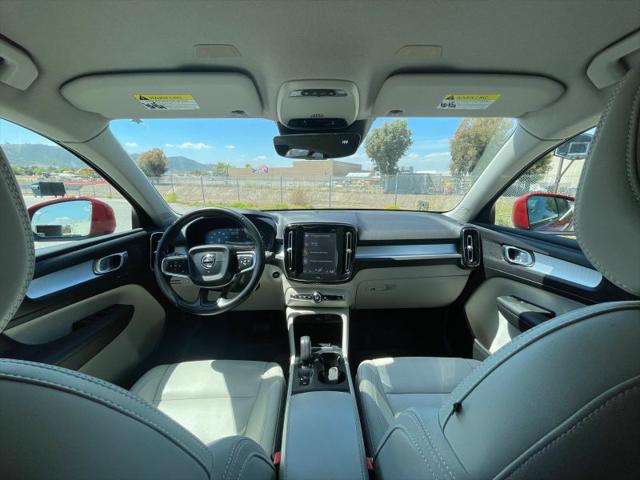 2019 Volvo XC40 T4 Momentum