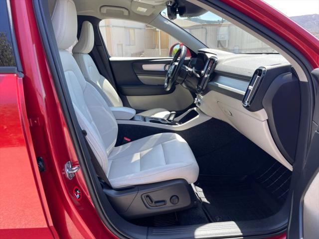2019 Volvo XC40 T4 Momentum