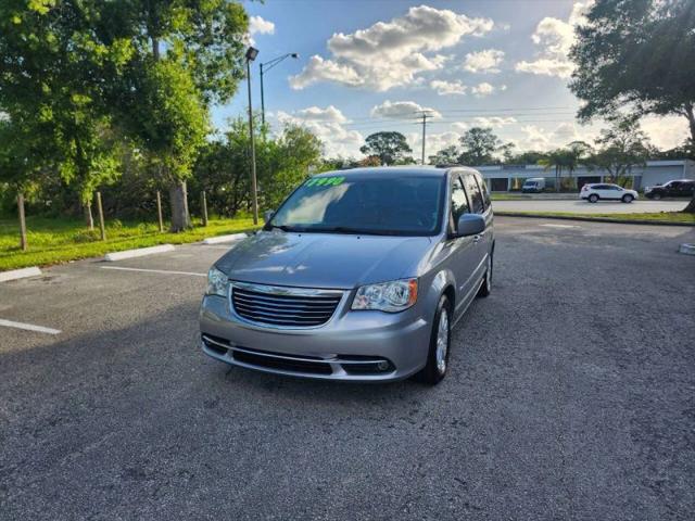 2016 Chrysler Town & Country Touring