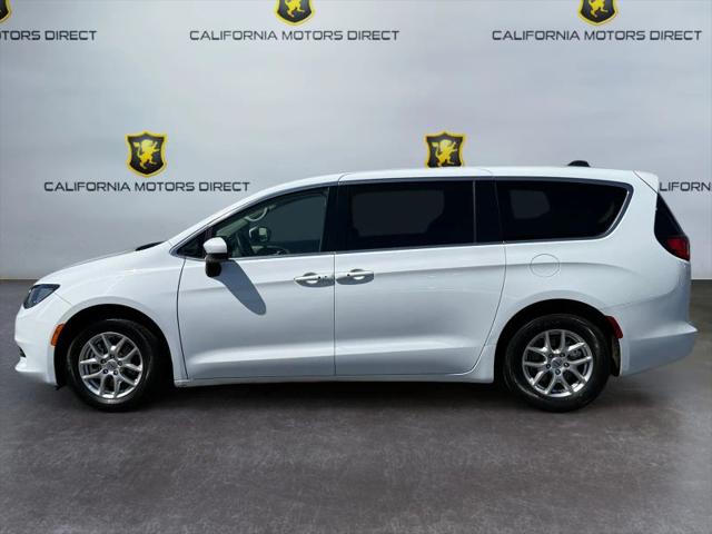 2022 Chrysler Voyager LX