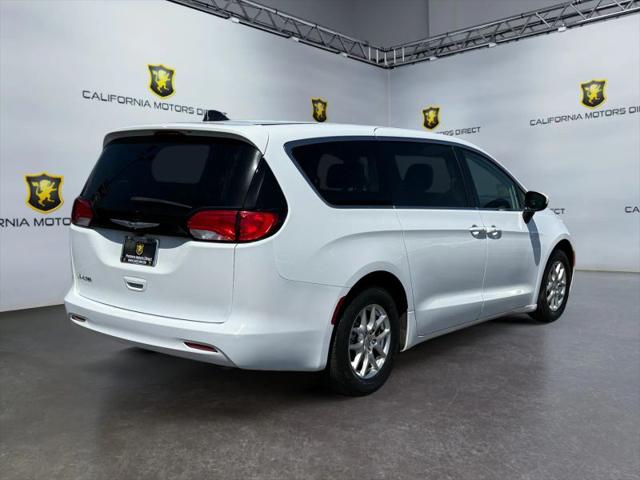2022 Chrysler Voyager LX