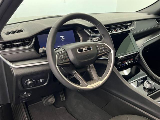 2025 Jeep Grand Cherokee Laredo 4x4
