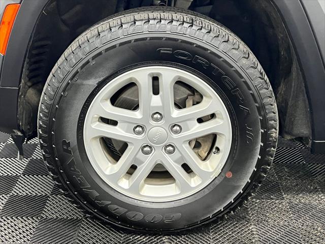 2025 Jeep Grand Cherokee Laredo 4x4