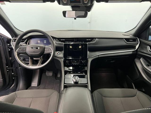 2025 Jeep Grand Cherokee Laredo 4x4