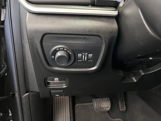 2025 Jeep Grand Cherokee Laredo 4x4