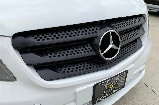 2016 Mercedes-Benz Metris Standard