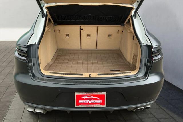 2015 Porsche Macan Turbo