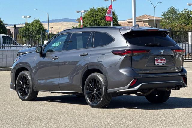 2025 Toyota Highlander XSE - Photo 8