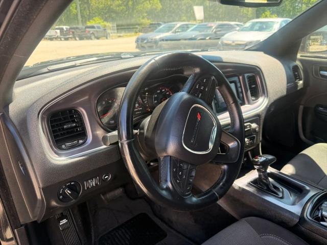 2017 Dodge Charger SE RWD