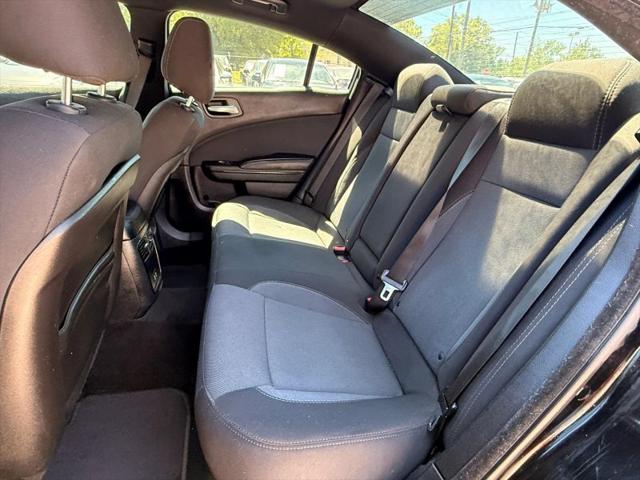 2017 Dodge Charger SE RWD