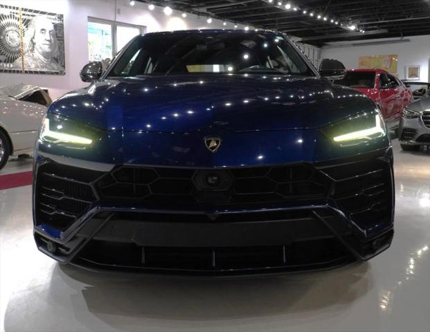 2020 Lamborghini Urus Base