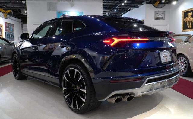 2020 Lamborghini Urus Base
