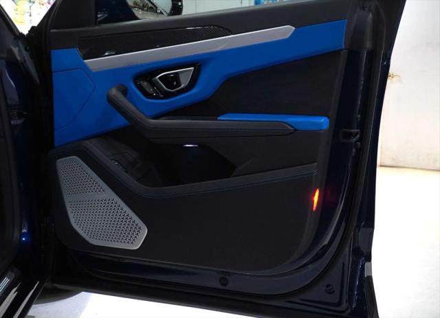 2020 Lamborghini Urus Base