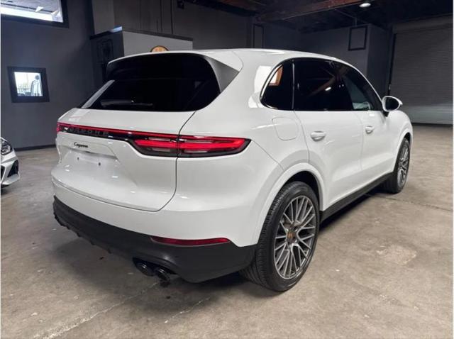 2023 Porsche Cayenne Platinum Edition