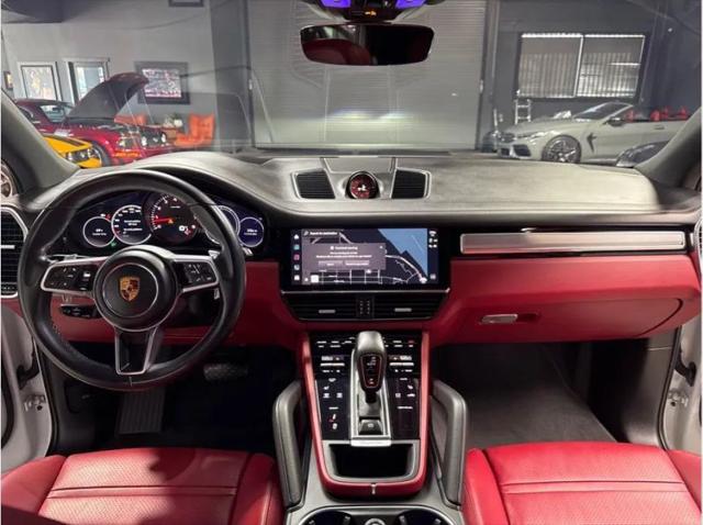 2023 Porsche Cayenne Platinum Edition