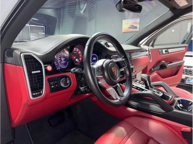 2023 Porsche Cayenne Platinum Edition