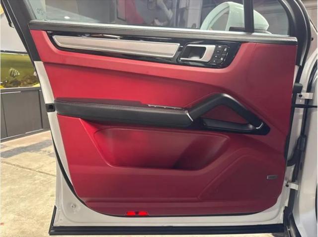 2023 Porsche Cayenne Platinum Edition