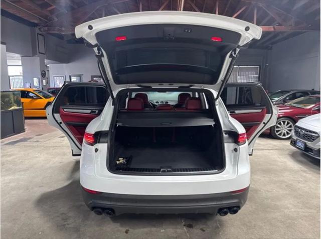 2023 Porsche Cayenne Platinum Edition