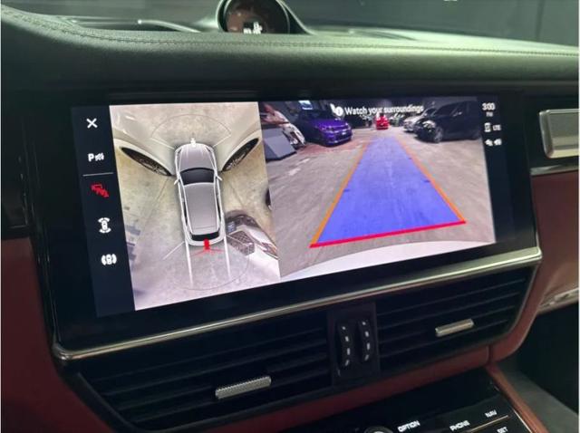 2023 Porsche Cayenne Platinum Edition