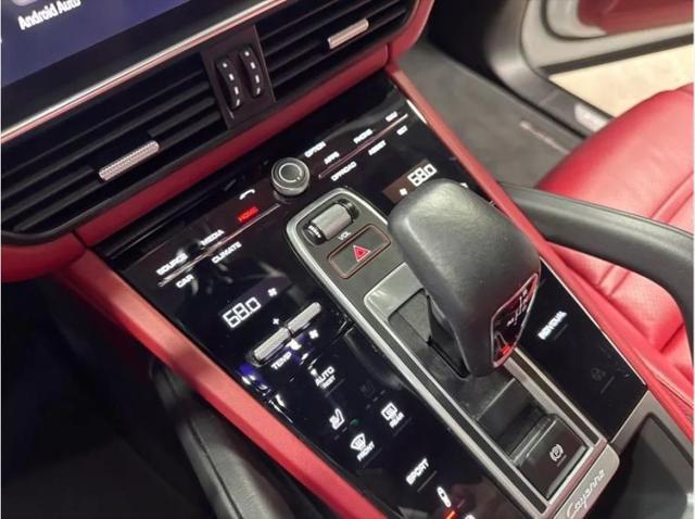 2023 Porsche Cayenne Platinum Edition