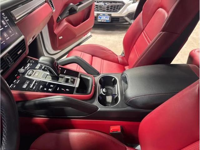 2023 Porsche Cayenne Platinum Edition