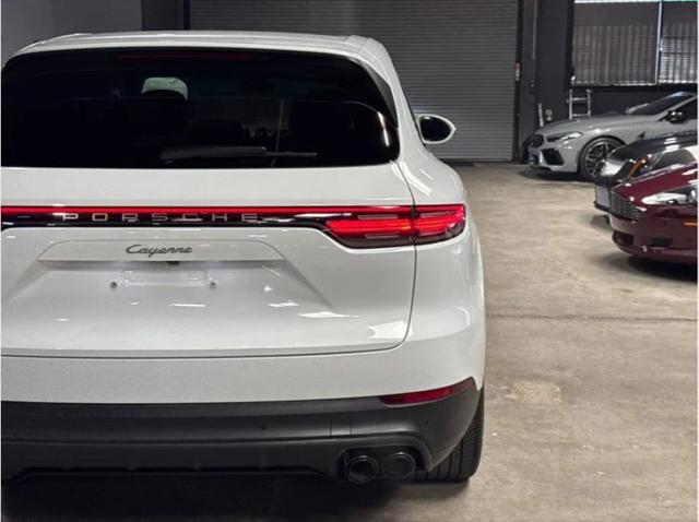 2023 Porsche Cayenne Platinum Edition