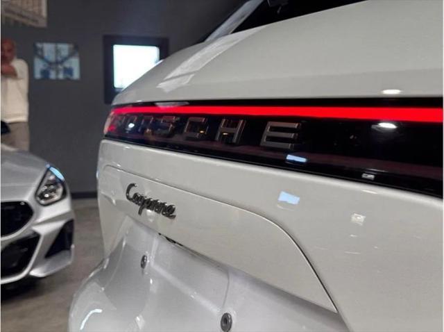 2023 Porsche Cayenne Platinum Edition