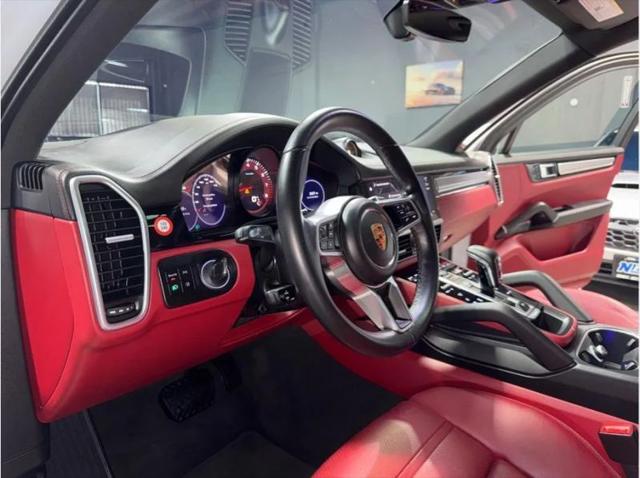 2023 Porsche Cayenne Platinum Edition
