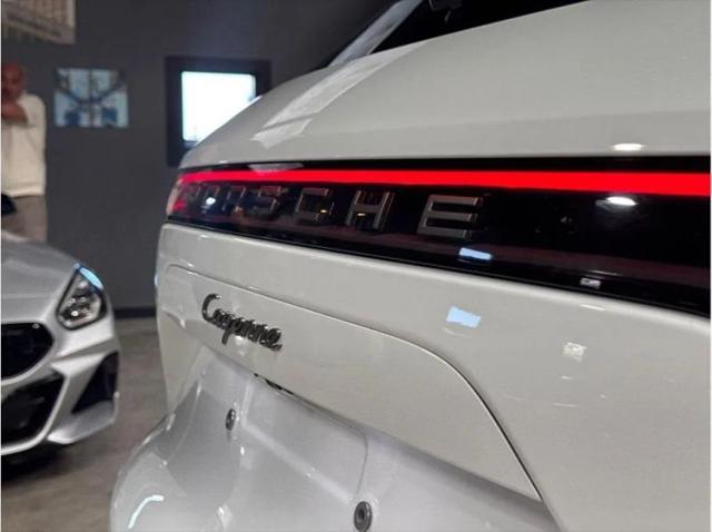 2023 Porsche Cayenne Platinum Edition
