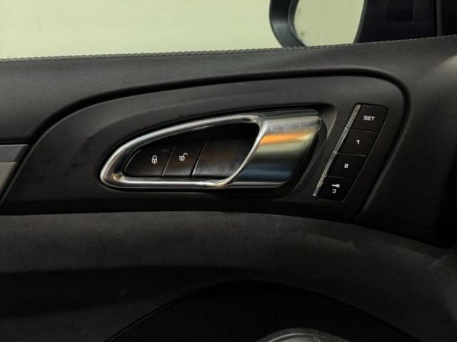 2014 Porsche Cayenne GTS