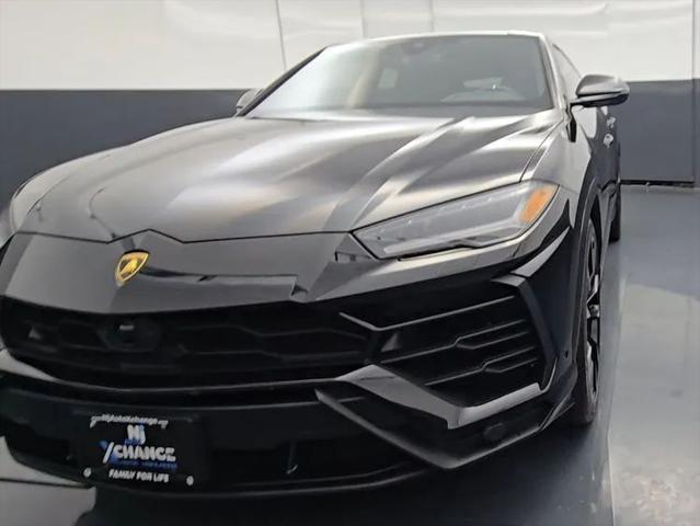 2022 Lamborghini Urus Pearl Capsule