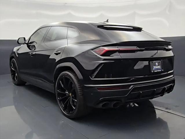 2022 Lamborghini Urus Pearl Capsule