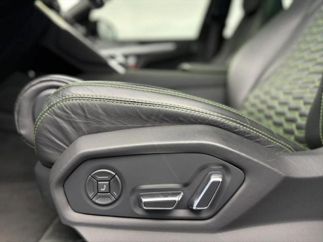 2022 Lamborghini Urus Pearl Capsule