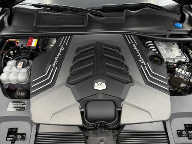 2022 Lamborghini Urus Pearl Capsule