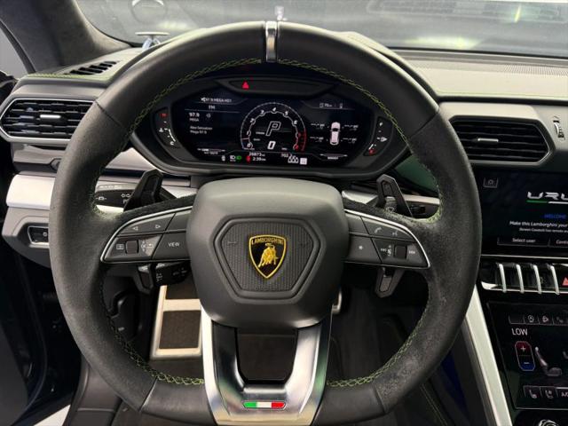 2022 Lamborghini Urus Pearl Capsule