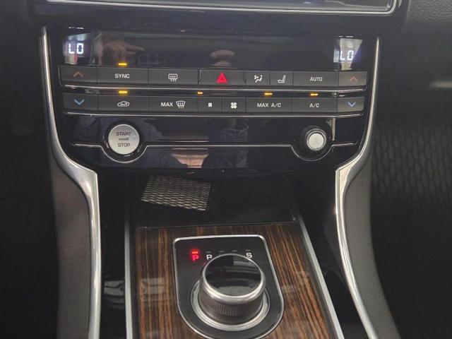 2017 Jaguar XE 25t Prestige