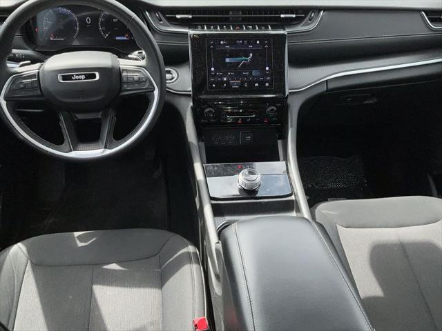 2024 Jeep Grand Cherokee L Laredo 4x4