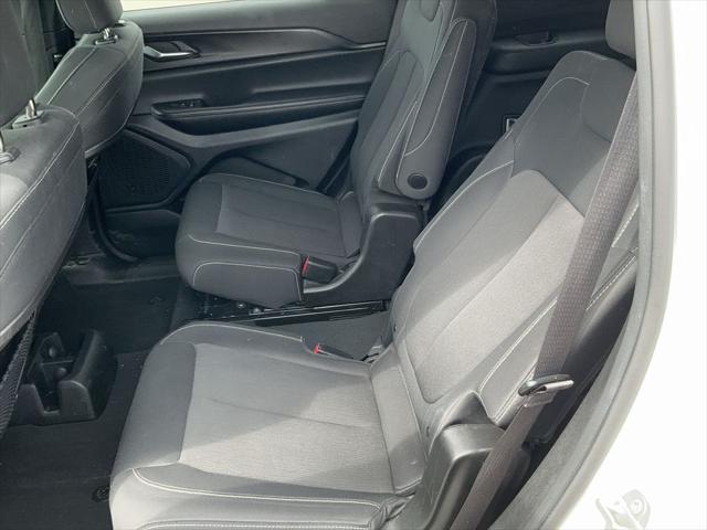 2024 Jeep Grand Cherokee L Laredo 4x4